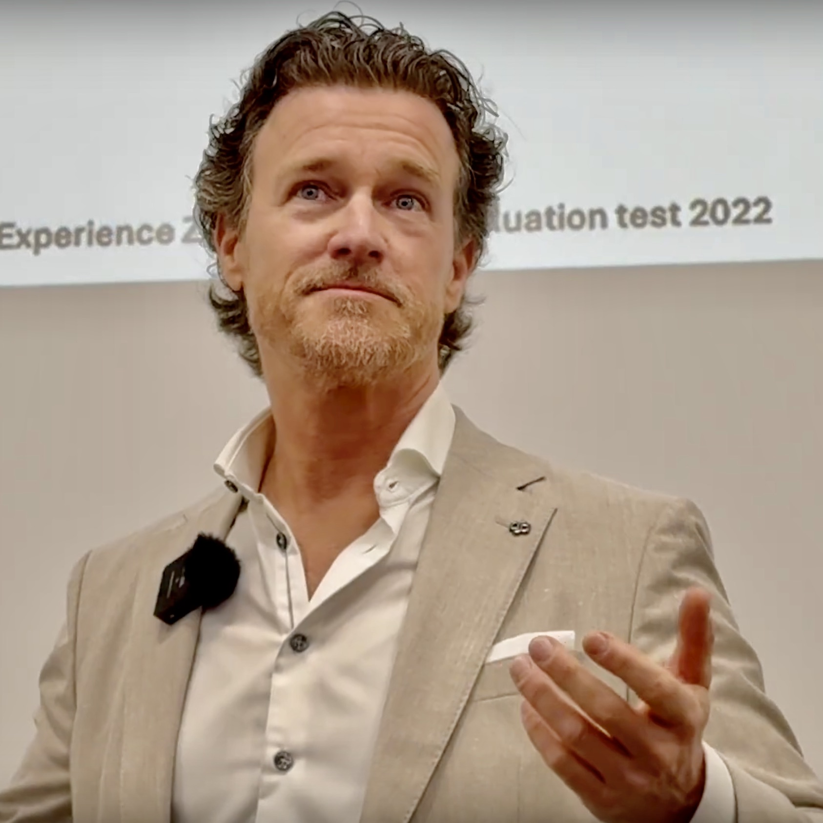 rené zijderveld presenteert bedrijfs strategie helpsoq