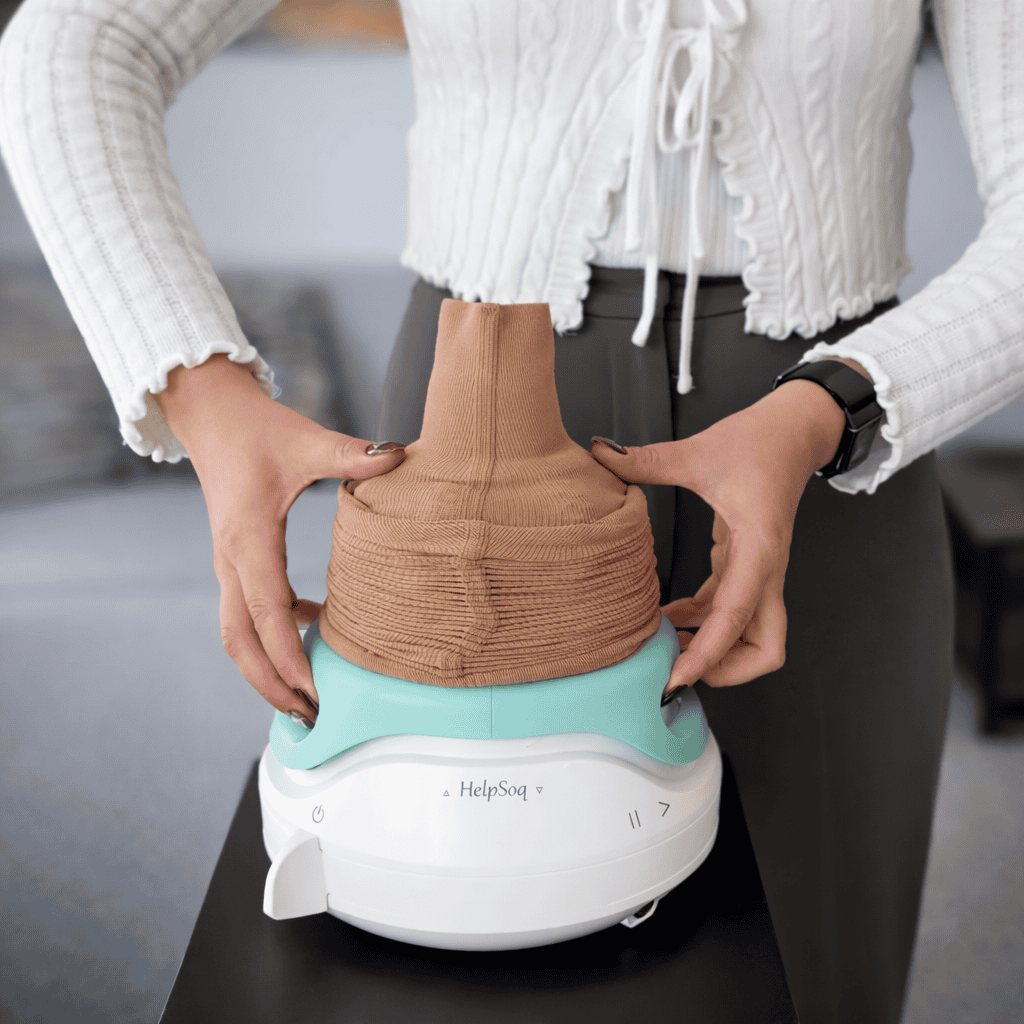 Wip de ring met kous van de HelpSoq af